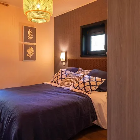 Elegant 6-person Mansion Prázdninový dům Antoing